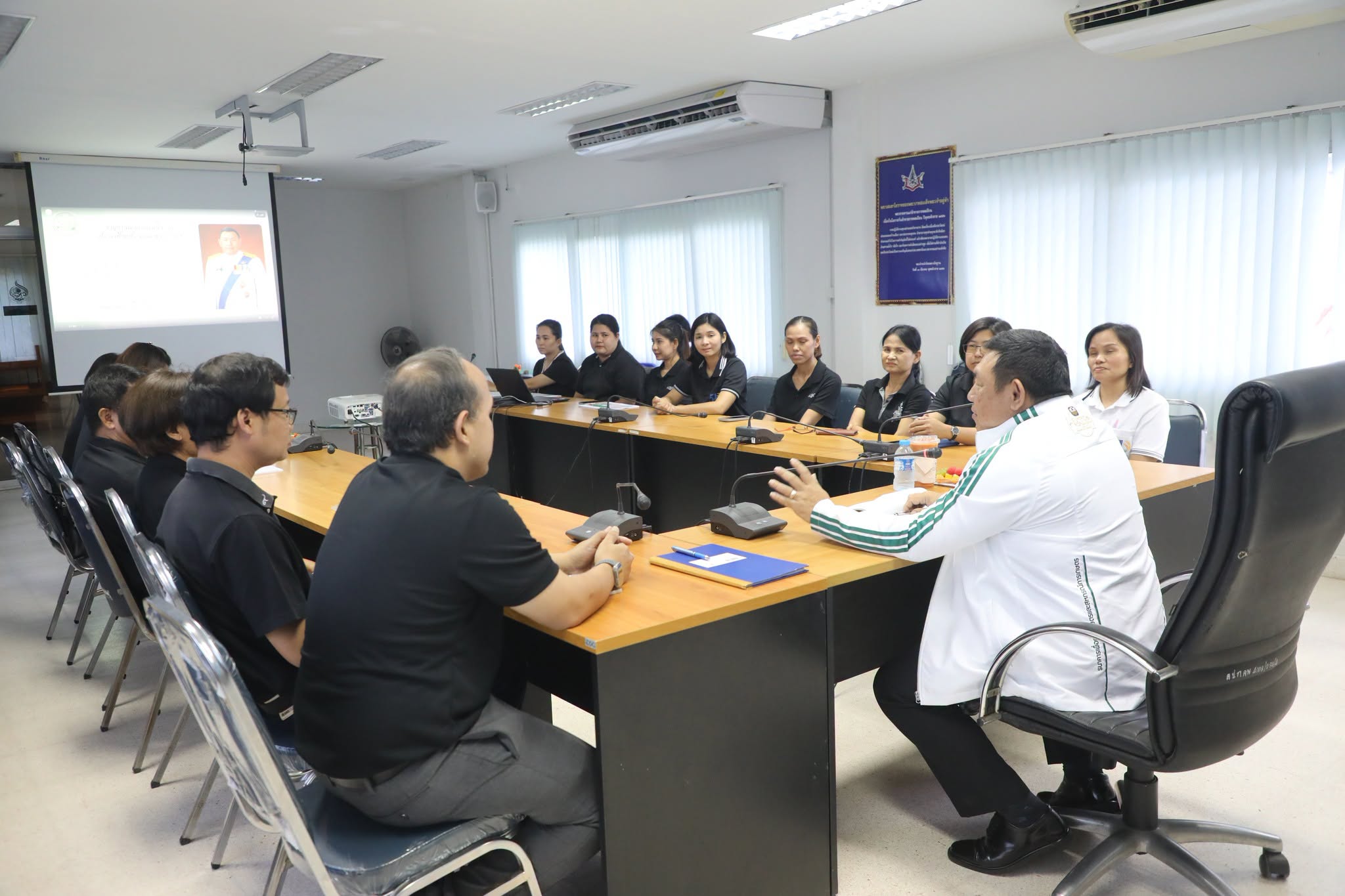 title - เลขาธิการ ส.ป.ก. ตรวจเยี่ยม ส.ป.ก. สุพรรณบุรี